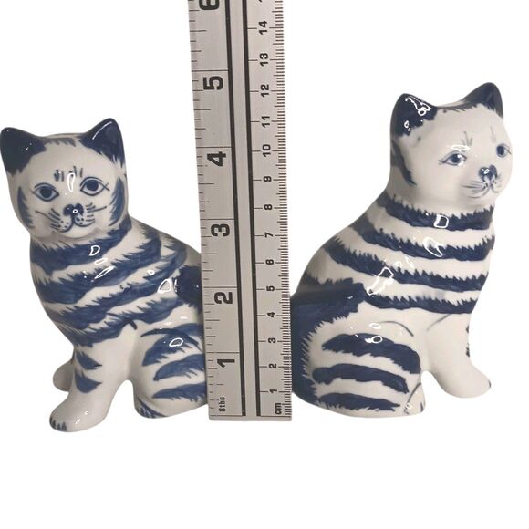 Blue & White Striped Cat Figurines Porcelain Handpainted Set Of Two 4.5" X 3.25" - Picture 9 of 10